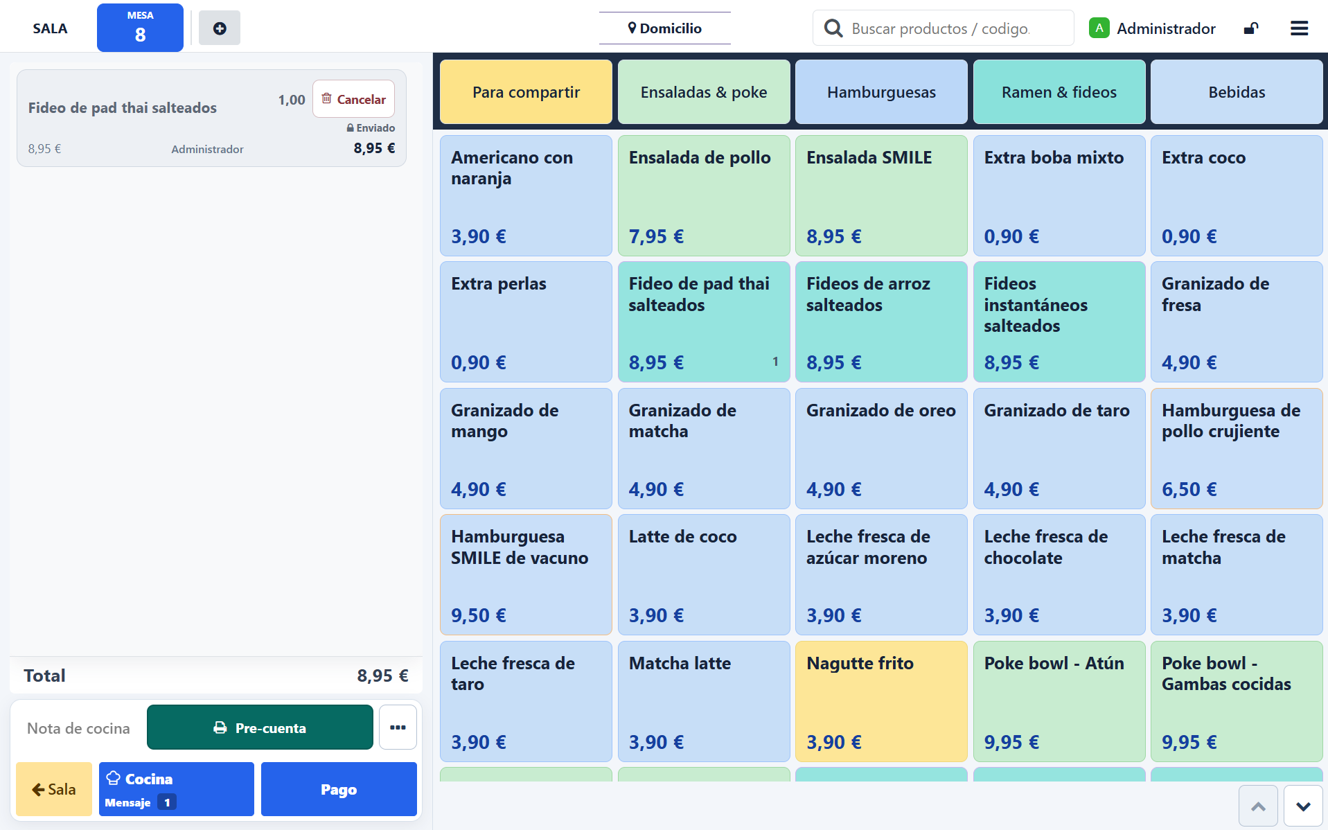 Pantalla de pedido: categorías a la derecha y detalle de la mesa a la izquierda.